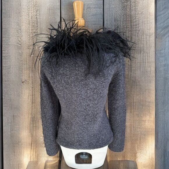 Radzoli stunning sweater wool bend with Ostrich feathers around the neckline'. M - Picture 5 of 7